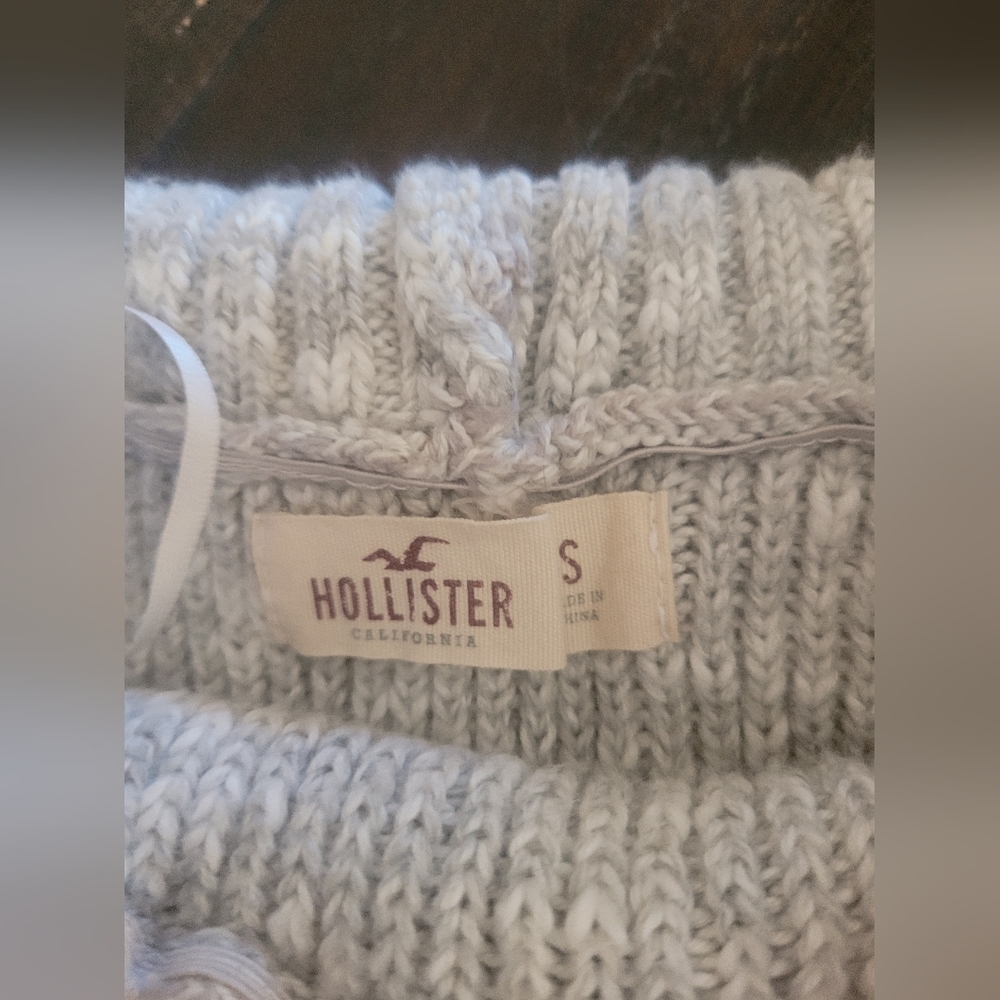 Women's Hollister Sweater- Small - Picture 4 of 4